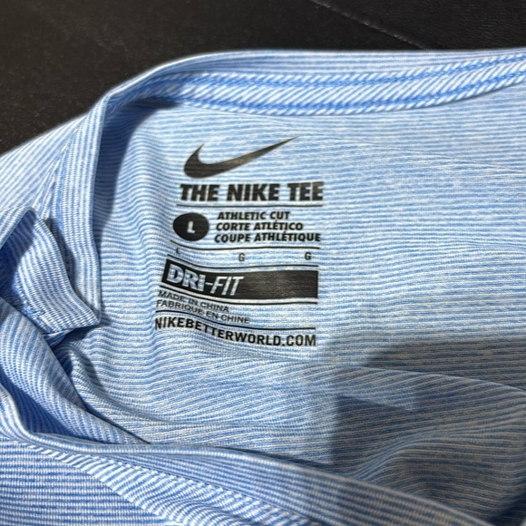 The Nike Tee Dri-Fit Athletic cut,V-neck,short sleeve,powder blue heather stripe - Picture 8 of 9